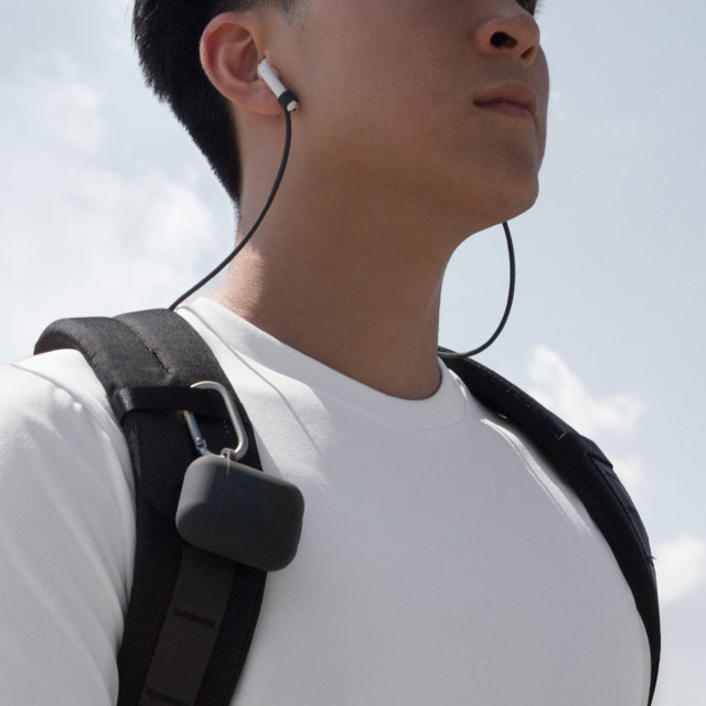 【AirPods(第2/1世代) ケース】Vencer AirPods シリコン ケース (イヤーピース ・ スポーツネックストラップ ・ カラビナフック付属) - チャコールグレーサブ画像