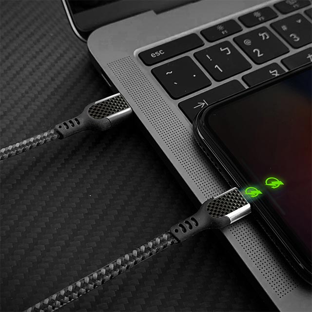 Carbon Fiber MFi USB-C to Lightning Fast Charging Cableサブ画像