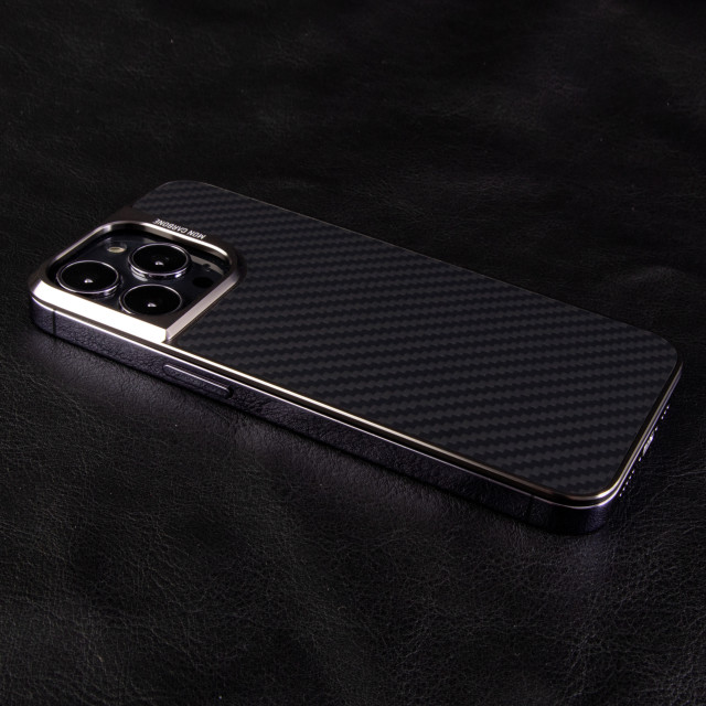 【iPhone13 Pro Max スキンシール】HOVERFUSE Ballistic Fiber Backplate (Gold Black)goods_nameサブ画像