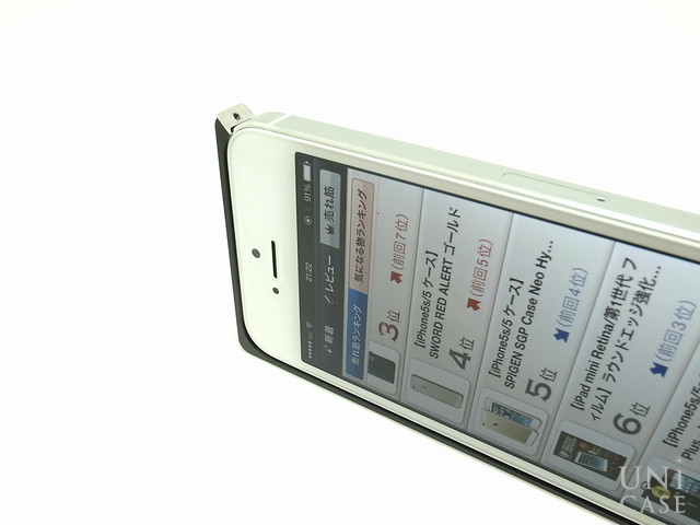 【iPhone5s/5 ケース】Metal Bumper (ブラック)の装着