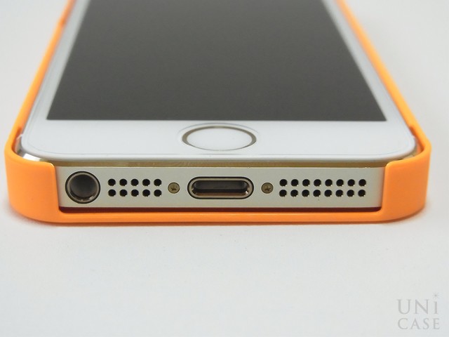 【iPhone5s/5 ケース】NUDE Neon Orangeのコネクタまわり