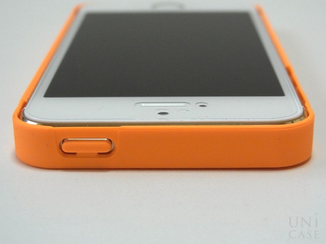 【iPhone5s/5 ケース】NUDE Neon Orangeの電源ボタン