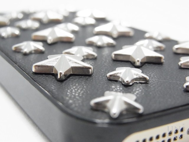 【iPhone5s/5 ケース】スタッズレザーケース Assert Star BLACKのスタッズ