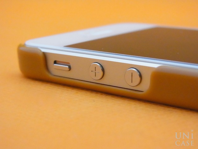 【iPhoneSE(第1世代)/5s/5 ケース】ポリカーボネイトケース/リラフェイスの音量調節ボタン