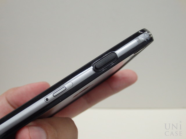 【iPhone6s Plus/6 Plus ケース】ハイブリッドバンパー (ブラック)の電源ボタン